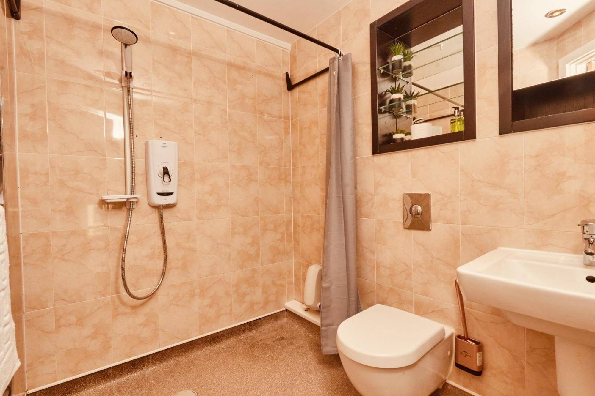 Central Leeds Dock Apt, Free Secure Parking! 2 Bed Bagian luar foto